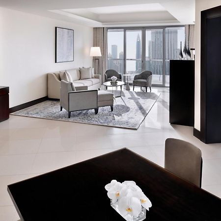 แอดเดรส ดาวน์ทาวน์ Hotel ดูไบ ภายนอก รูปภาพ A suite at the Ritz-Carlton, DIFC