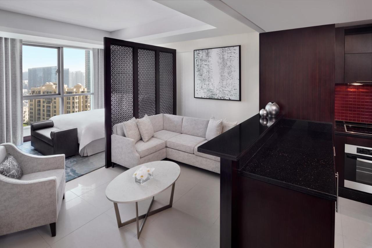 แอดเดรส ดาวน์ทาวน์ Hotel ดูไบ ภายนอก รูปภาพ A suite at the Atlantis Paradise Island