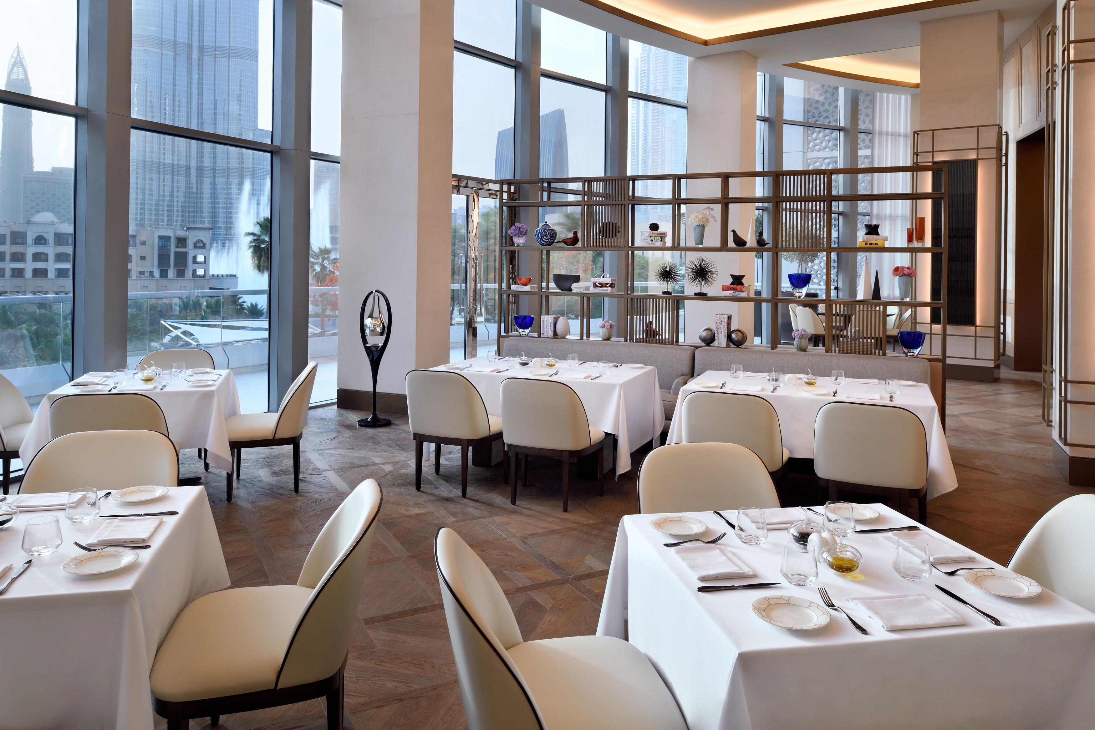 แอดเดรส ดาวน์ทาวน์ Hotel ดูไบ ภายนอก รูปภาพ The interior of the restaurant