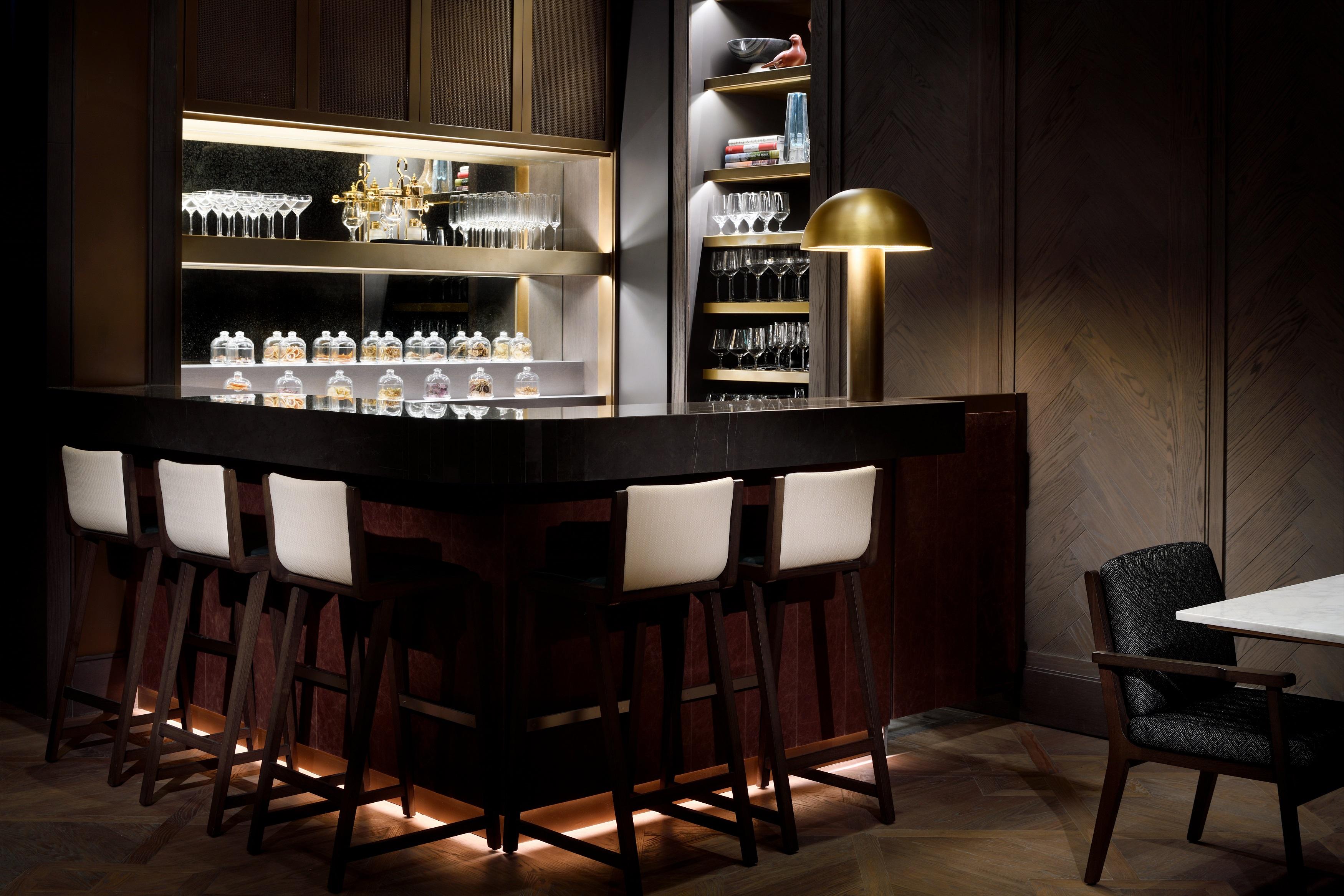 แอดเดรส ดาวน์ทาวน์ Hotel ดูไบ ภายนอก รูปภาพ The bar at the restaurant