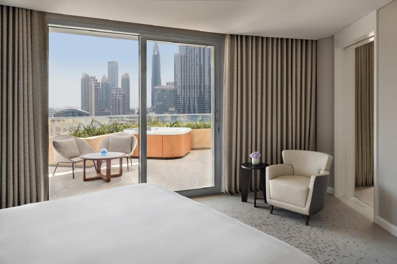 แอดเดรส ดาวน์ทาวน์ Hotel ดูไบ ภายนอก รูปภาพ A typical bedroom